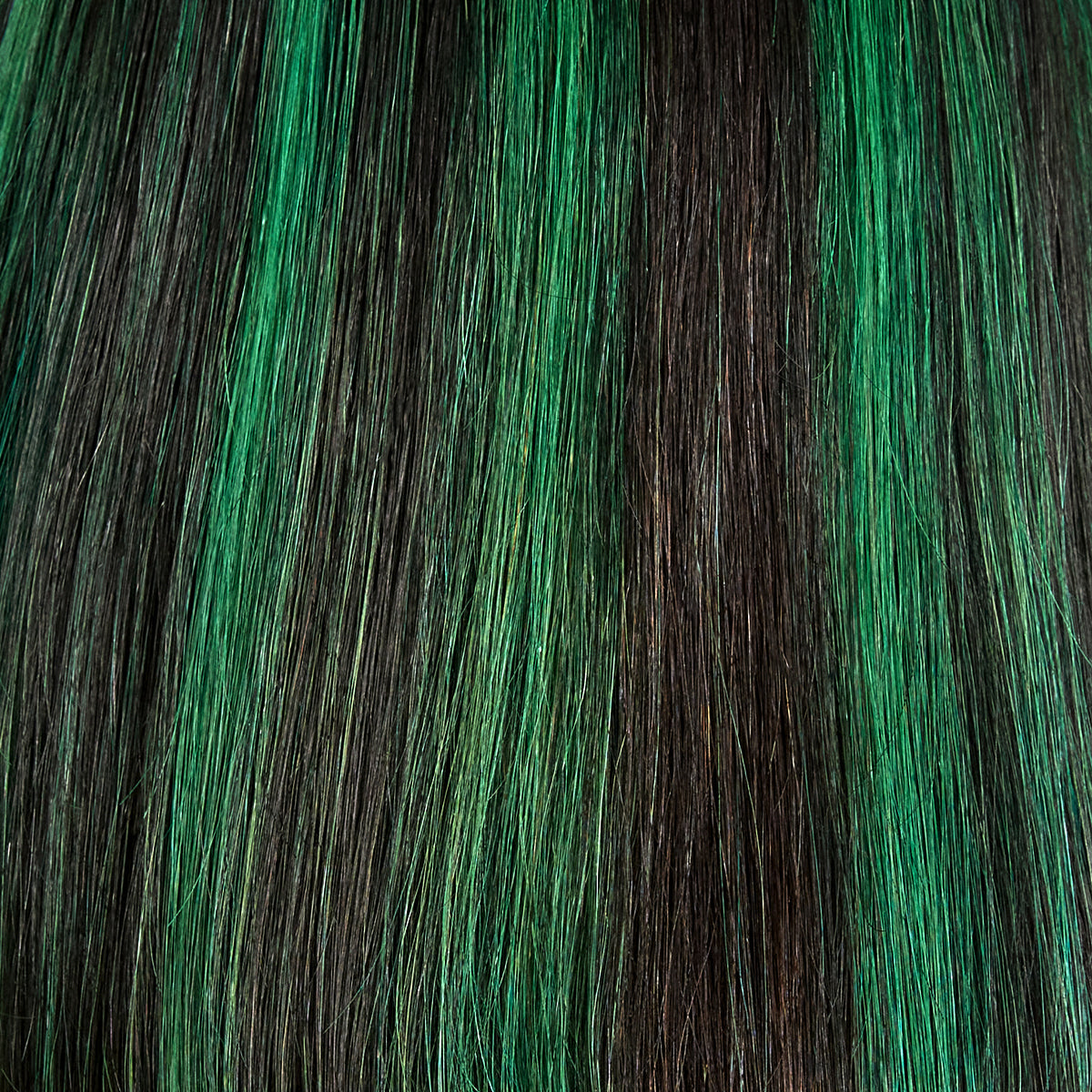 Iris | RawMagic – Pure Raw Hair x Emerald Moss
